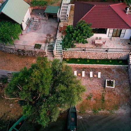 דירות Golubovci Luxury House Lotos מראה חיצוני תמונה