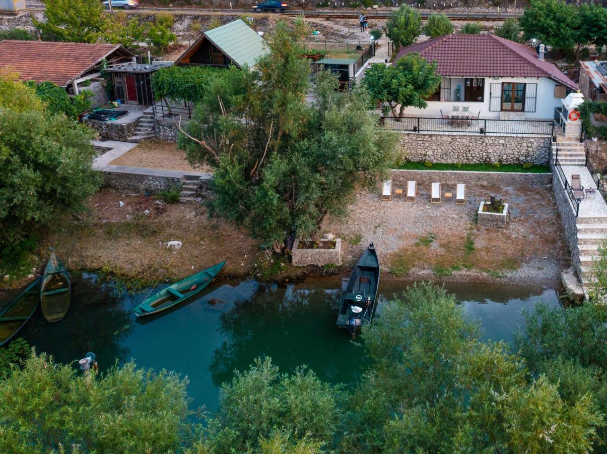 דירות Golubovci Luxury House Lotos מראה חיצוני תמונה