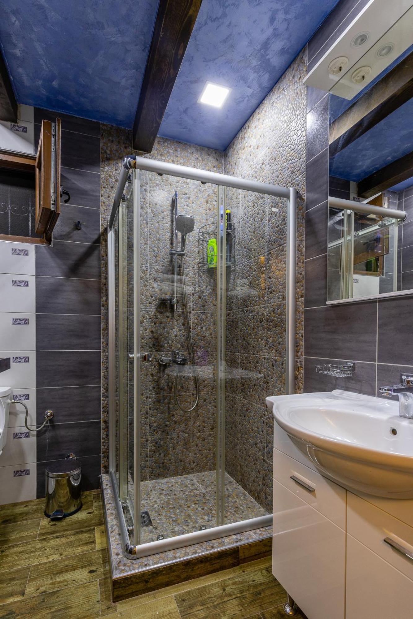 דירות Golubovci Luxury House Lotos מראה חיצוני תמונה